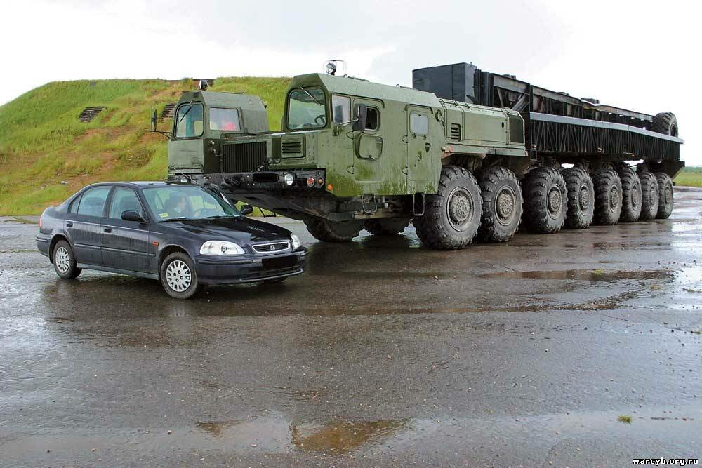 Машина ураган тягач