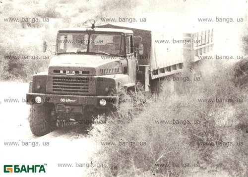 Движение автопоезда КрАЗ-260-МАЗ-8926 в песках жарко-пустынной местности