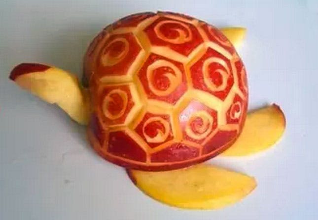 Черепаха из яблок