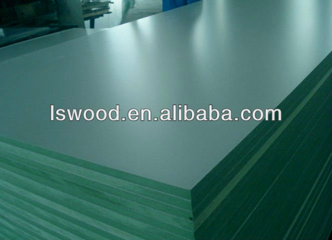 Titanium white melamine moisture resistant MDF Plate / Melamine Waterproof Green MDF