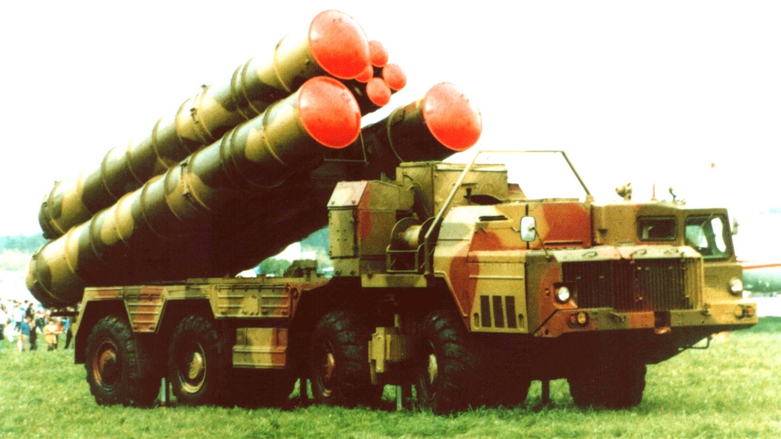 Пусковая установка 5П85СЕ2 зенитного комплекса С-300ПМУ-2 «Фаворит» (из архива СКБ-1 МАЗ)
