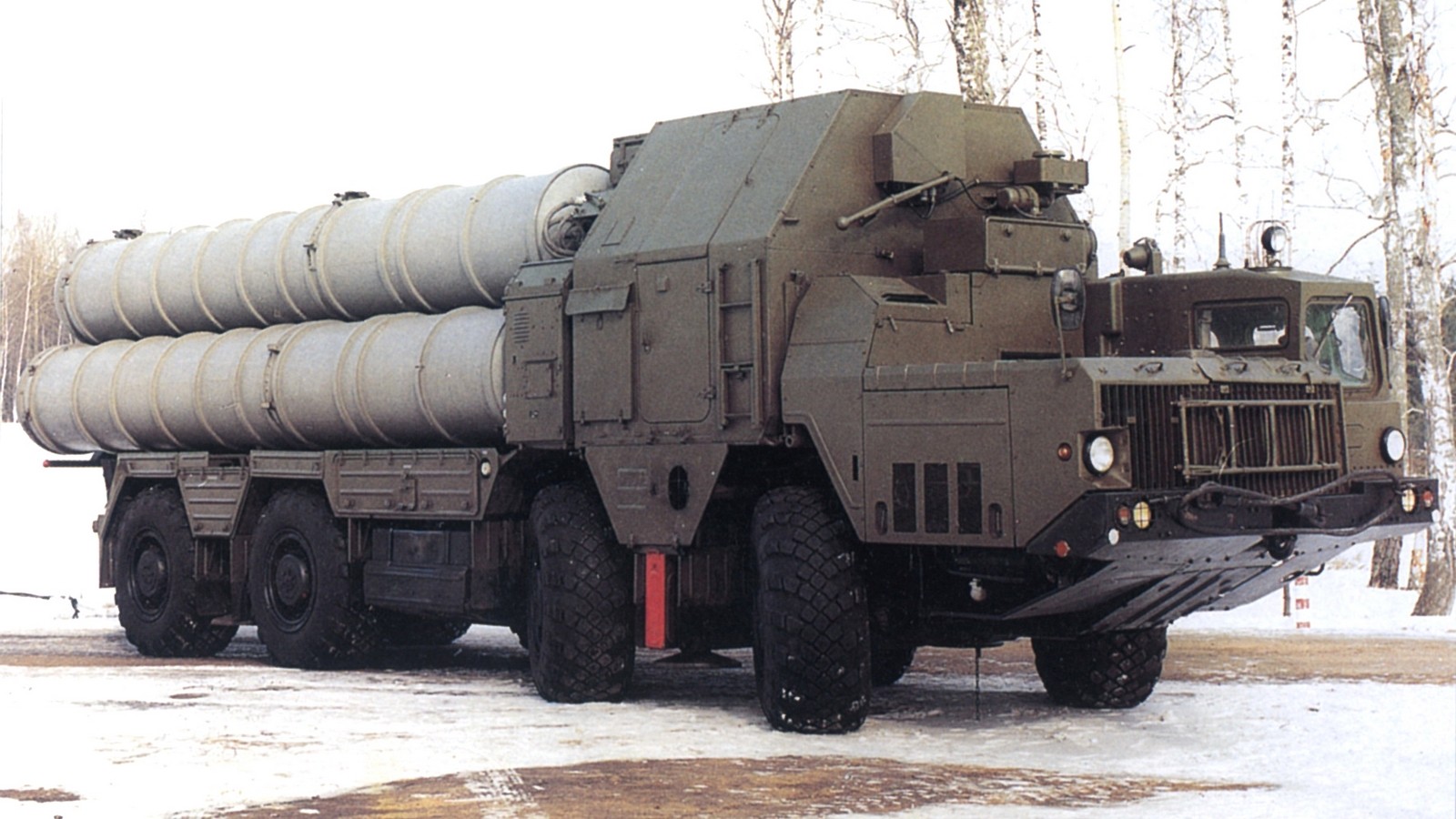 Основная пусковая установка 5П85С комплекса С-300ПМУ на шасси МАЗ-543М