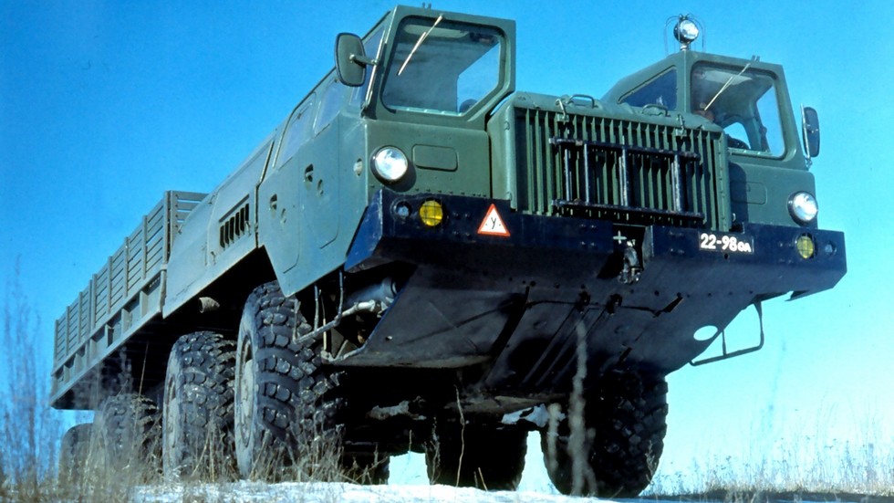 Бортовое шасси МАЗ-543П в качестве военной учебной машины (из архива Л. Шугурова)