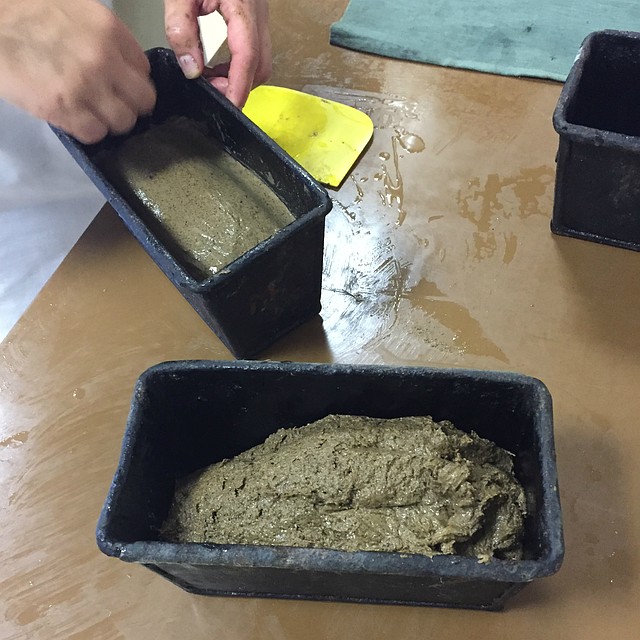 На обычных дрожжах тесто не поднималось, а хлеб был похож на пластилин. Фото: Санкт-Петербургский филиал НИИ хлебопекарной промышленности 