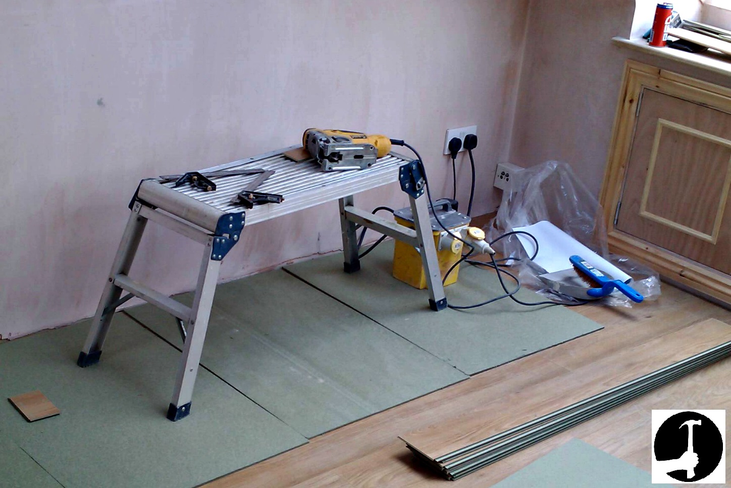 Get your laminate flooring too lit set-up ready Laminate flooring toolkit